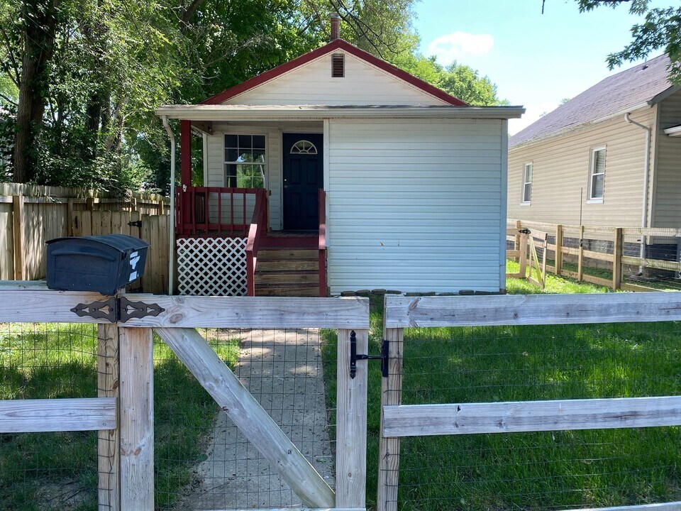 404 N Finley St in Cleves, OH - Building Photo