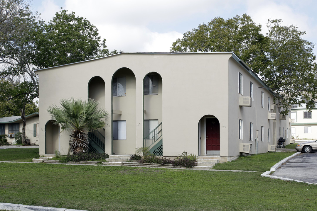 The Montecito Apartments in San Antonio, TX - Building Photo