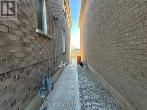 89 Longboat Run W in Brantford, ON - Building Photo - Building Photo