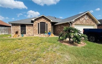 13 N 28th St in McAllen, TX - Building Photo