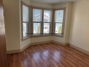 70 Magill St in Pawtucket, RI - Foto de edificio - Building Photo