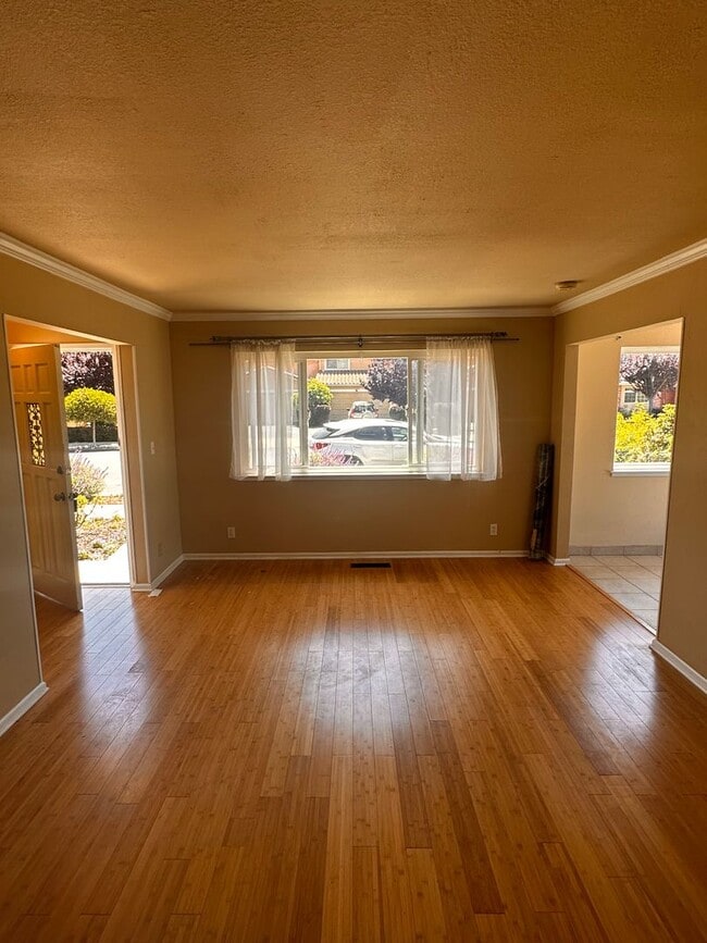 354 Northumberland Ave in Redwood City, CA - Building Photo - Building Photo