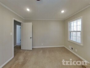 430 Beaumont Dr SW in Stone Mountain, GA - Foto de edificio - Building Photo