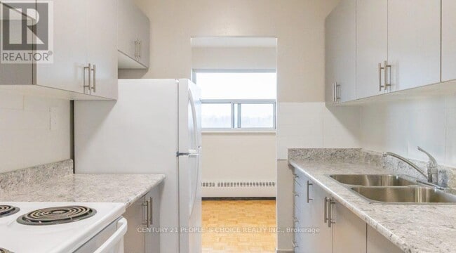 1061 Seneca Ave in Mississauga, ON - Building Photo - Building Photo