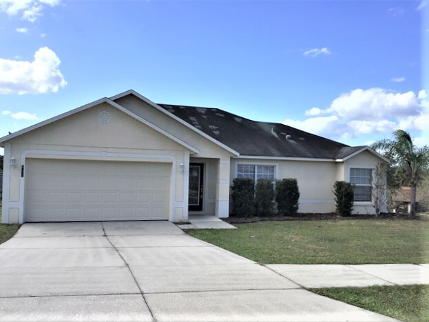 831 Shore Breeze Way in Minneola, FL - Building Photo