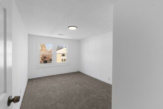 3042 Greenwood Ave in Louisville, KY - Building Photo - Building Photo