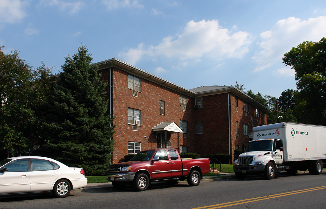 249 Broad St in Bloomfield, NJ - Building Photo