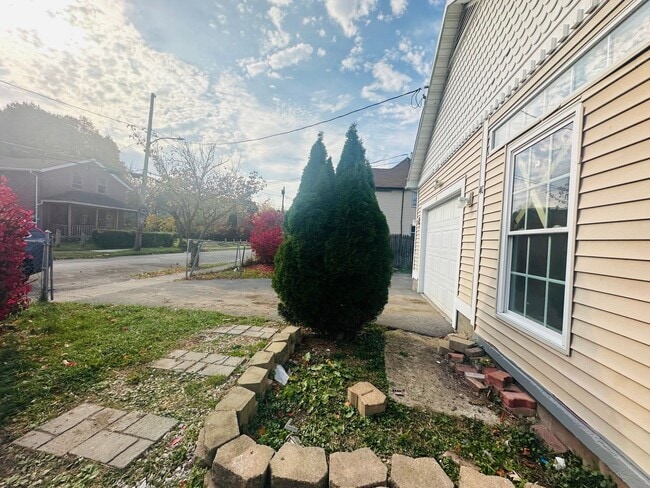 40 Evergreen St in Rochester, NY - Building Photo - Building Photo