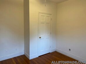 15 Scottfield Rd, Unit 5 in Boston, MA - Building Photo - Building Photo