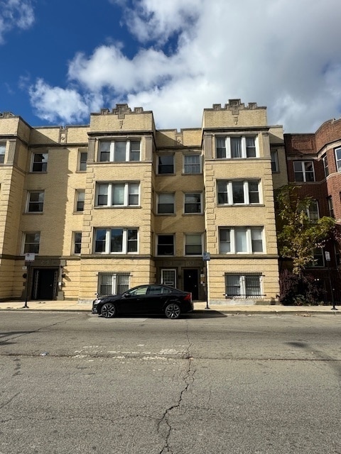 property at 106 N Hamlin Ave