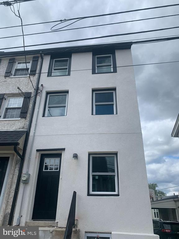 property at 204 Ford St