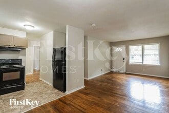 876 Bolton Pl NW in Atlanta, GA - Building Photo - Building Photo