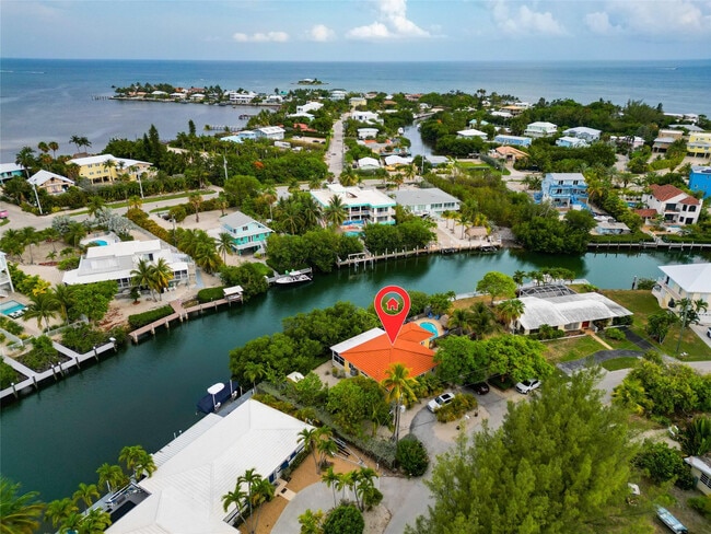 property at 309 Calz. de Bougainvillea