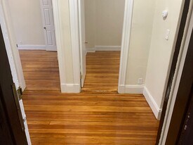 11 Mt Hood Rd, Unit 6 in Boston, MA - Building Photo