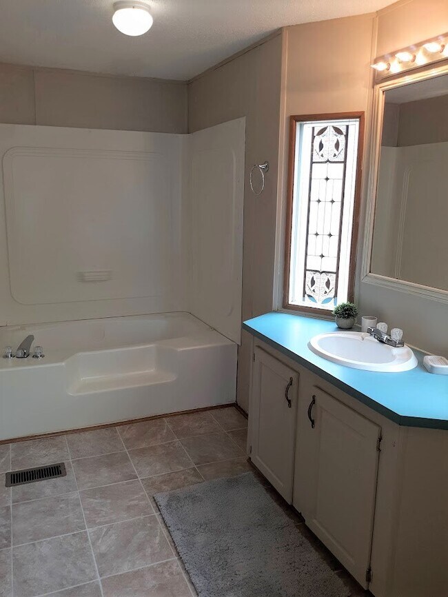 2500 Farm Bureau Rd Apartments and Nearby Manhattan Apartments For Rent