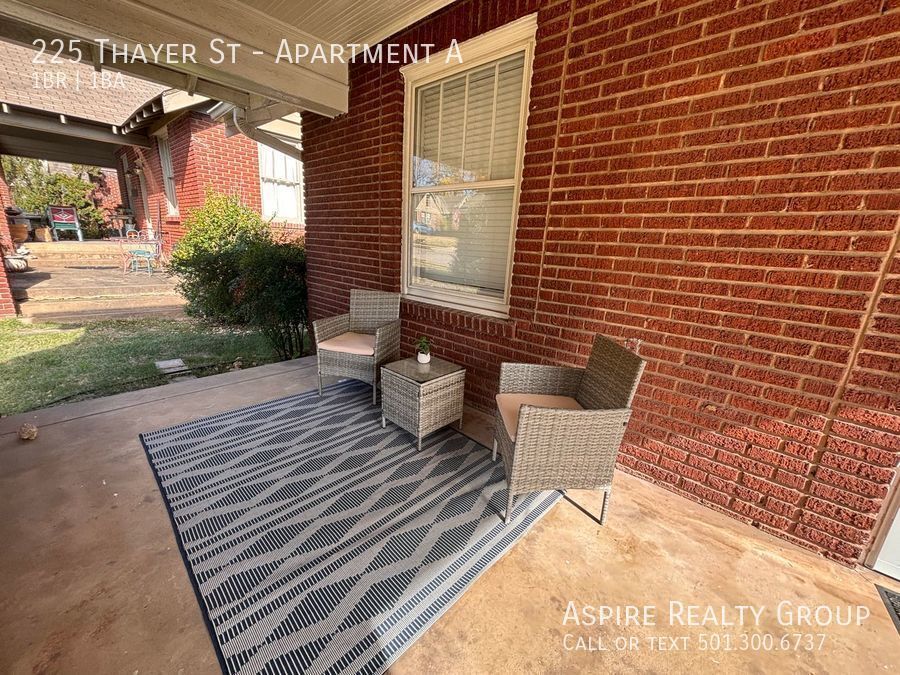 225 Thayer St, Unit Apartment A in Little Rock, AR - Building Photo