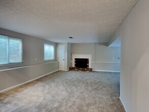 4784 White Oak Trail in Stone Mountain, GA - Building Photo - Building Photo