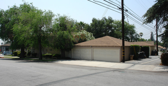 601 W Foothill Blvd in Monrovia, CA - Building Photo - Building Photo