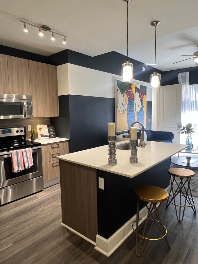 5084 NW 84th Ave, Unit B in Doral, FL - Building Photo - Building Photo