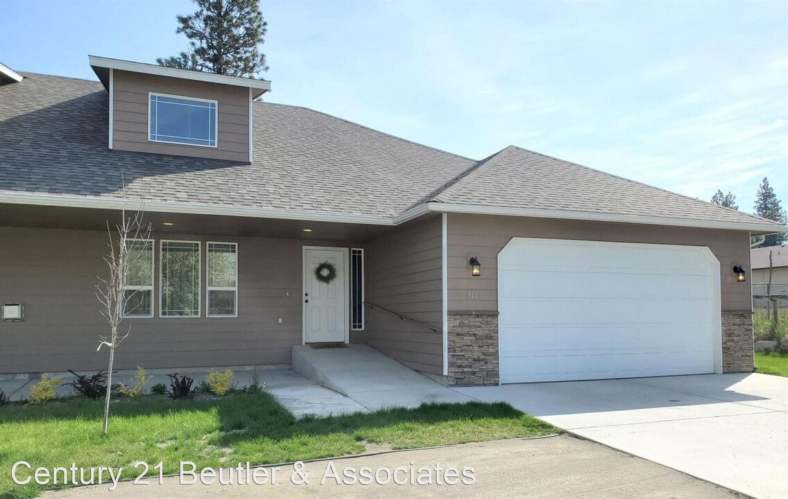 516 Gary Ln in Spokane, WA - Foto de edificio
