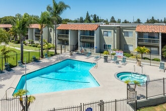 Park Pacific in Fountain Valley, CA - Building Photo - Building Photo