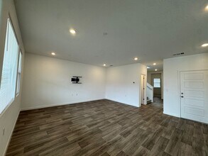 997 Pioneer Dr W in Madera, CA - Building Photo - Building Photo