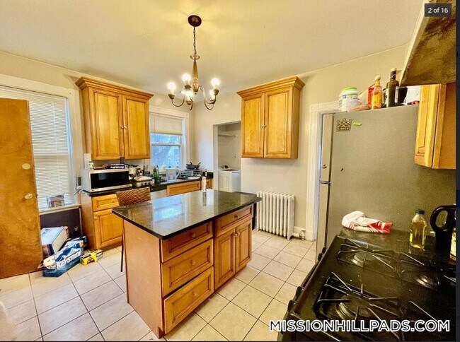 45 Cherokee St, Unit 3 in Boston, MA - Foto de edificio - Building Photo