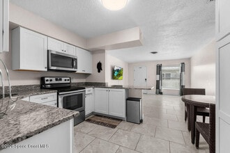 722 Granada St in Fort Pierce, FL - Building Photo - Building Photo