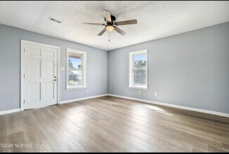 2703 Robeson St in Wilmington, NC - Building Photo - Building Photo