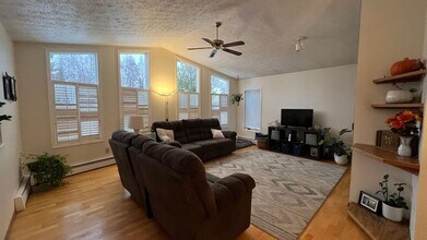 320 Peppertree Loop in Anchorage, AK - Building Photo - Building Photo