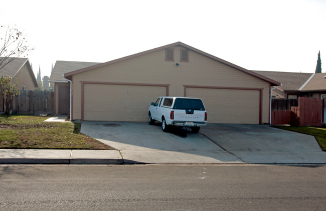 1412 Pecos Ave in Modesto, CA - Building Photo - Building Photo