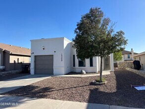 13266 Kestrel Ave in Horizon City, TX - Building Photo - Building Photo