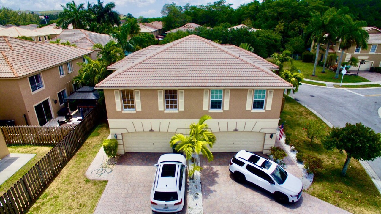 3622 Asperwood Cir in Coconut Creek, FL - Building Photo