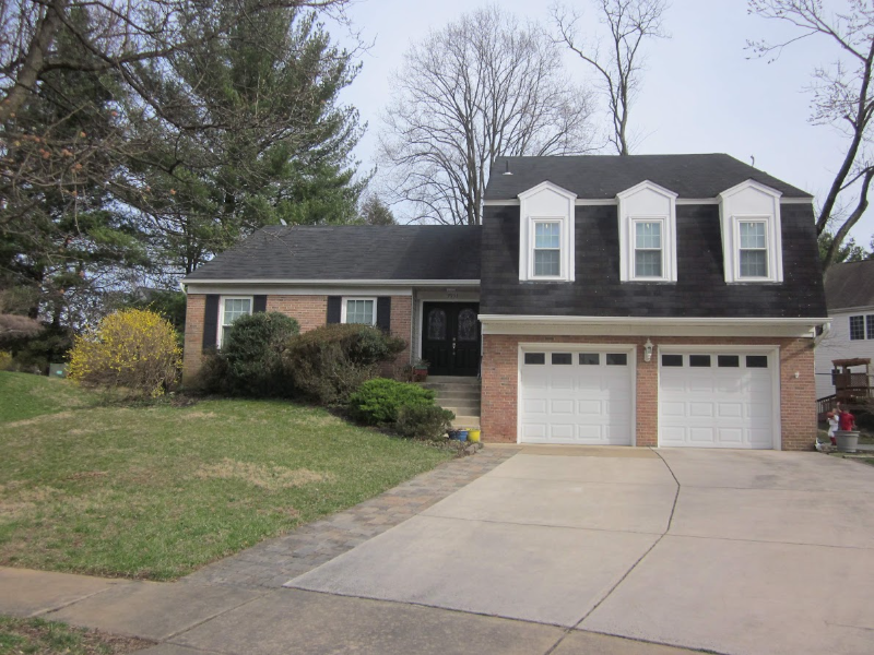 9935 Courthouse Woods Ct in Vienna, VA - Building Photo