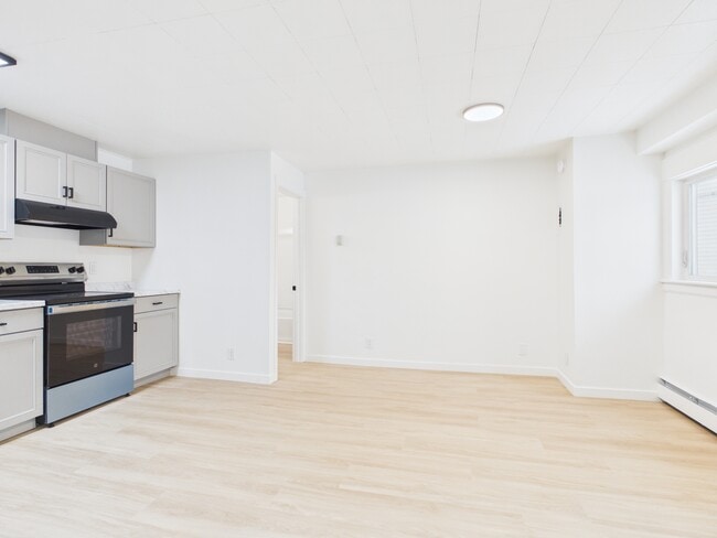 902 Gilmore St in Fairbanks, AK - Building Photo - Building Photo