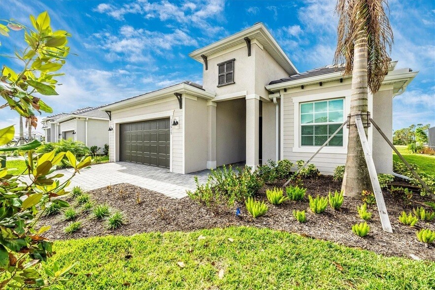 17617 Santorini Ct, Unit Ruby 430-201 in Venice, FL - Building Photo