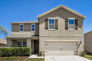 2477 Valhalla Dr in Tavares, FL - Building Photo
