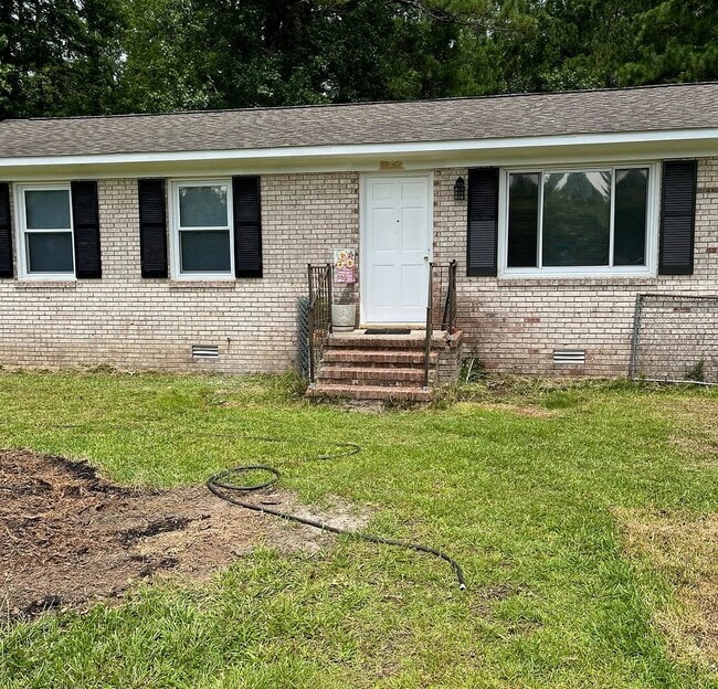property at 2625 Dover Rd
