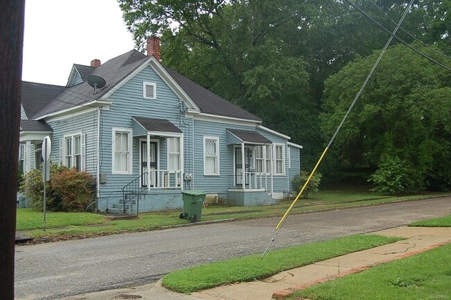 property at 3 Early St