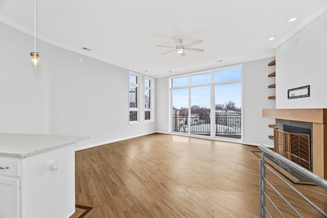 2625 W Chicago Ave in Chicago, IL - Building Photo - Building Photo