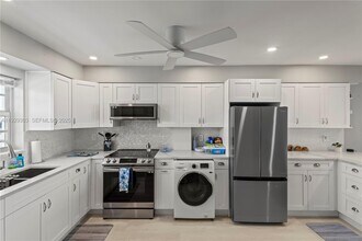 3051 NE 48th St in Fort Lauderdale, FL - Building Photo - Building Photo