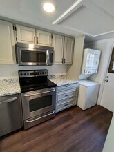 32 S Forest Beach Dr in Hilton Head, SC - Building Photo - Building Photo