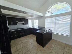 8528 W Gilmore Ave in Las Vegas, NV - Building Photo - Building Photo