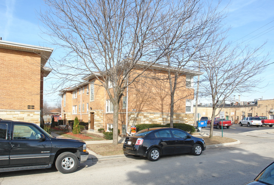 3114 Calwagner St in Franklin Park, IL - Building Photo