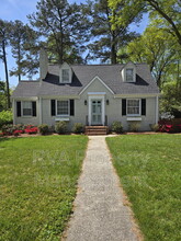 6509 W Franklin St in Richmond, VA - Foto de edificio - Building Photo