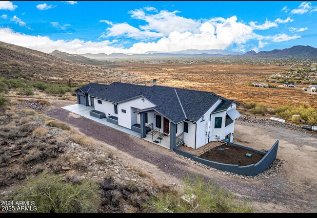 property at 1829 W Cloud Rd