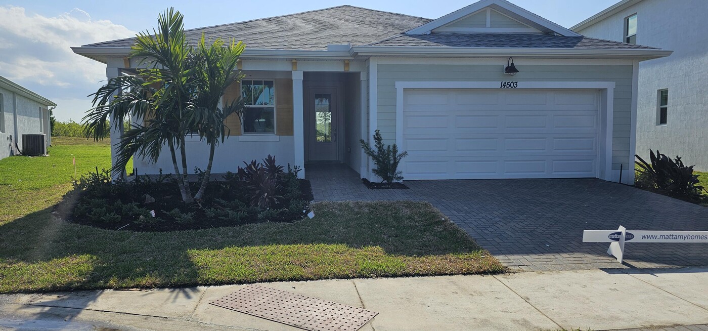 14503 SW Skye Dr in Port St. Lucie, FL - Building Photo