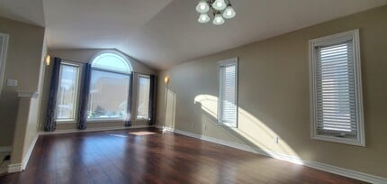 1 Chelsea Cres in Belleville, ON - Building Photo - Building Photo