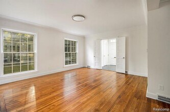 26085 Humber St in Huntington Woods, MI - Foto de edificio - Building Photo