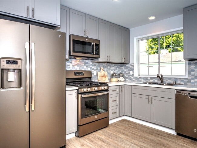 1545 Walnut Grove Ave in San Jose, CA - Building Photo - Building Photo